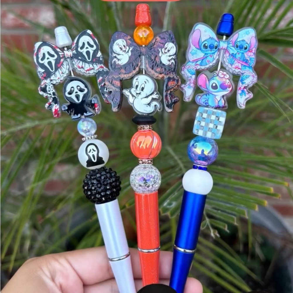 Halloween focal writing pens